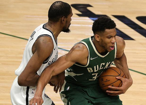  杜兰特复出篮网终结雄鹿连胜  