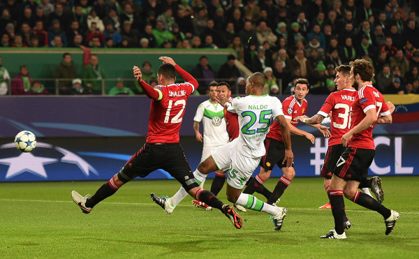  沃尔夫斯堡队长头槌破门，助球队客场战胜奥格斯堡